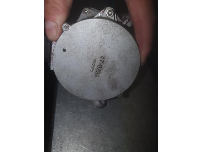 Gebruikte Waterpomp BMW 5 serie (E60) 523i 24V Prijs € 150,00 Margeregeling aangeboden door Autodemontage Atlas-Car B.V.