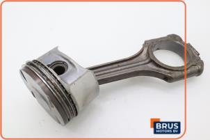 Gebruikte Drijfstang Mercedes E (W210) 2.4 E-240 V6 18V Prijs € 90,75 Inclusief btw aangeboden door Brus Motors BV