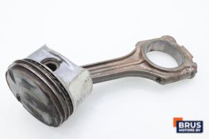 Gebruikte Drijfstang Mercedes E (W210) 2.4 E-240 V6 18V Prijs € 90,75 Inclusief btw aangeboden door Brus Motors BV