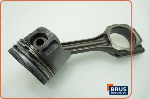 Gebruikte Drijfstang Volkswagen Transporter T4 2.4 D Prijs € 90,75 Inclusief btw aangeboden door Brus Motors BV