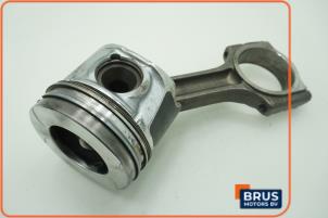 Gebruikte Drijfstang Opel Vivaro 2.0 CDTI Prijs € 90,75 Inclusief btw aangeboden door Brus Motors BV