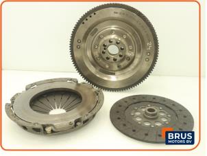 Gebruikte Vliegwiel dubbele massa Landrover Discovery II 2.5 Td5 Prijs € 242,00 Inclusief btw aangeboden door Brus Motors BV