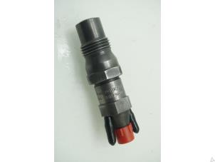 Gebruikte Verstuiver (diesel) Volkswagen Transporter/Caravelle T4 2.4 D Prijs € 60,50 Inclusief btw aangeboden door Brus Motors BV