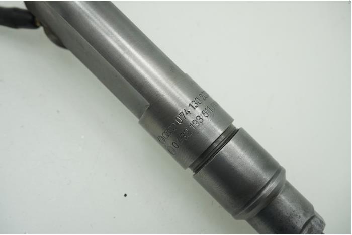 Verstuiver (diesel) van een Volkswagen LT II 2.5 TDi LWB 35/46 2006