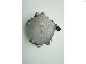 Gebruikte Vacuumpomp (Benzine) Mercedes CLA (117.3) 2.0 CLA-250 Turbo 16V 4-Matic Prijs € 90,75 Inclusief btw aangeboden door Brus Motors BV