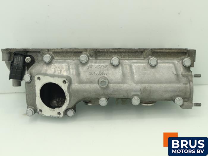 Gebruikte Spruitstuk Inlaat Iveco New Daily VI 35C17, 35S17, 40C17, 50C17, 65C17, 70C17 Prijs € 121,00 Inclusief btw aangeboden door Brus Motors BV