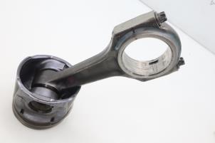 Gebruikte Drijfstang Chrysler Voyager/Grand Voyager (RG/RS) 2.5 CRD 16V Prijs € 90,75 Inclusief btw aangeboden door Brus Motors BV