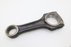 Gebruikte Drijfstang Mercedes ML I (163) 2.7 270 CDI 20V Prijs € 90,75 Inclusief btw aangeboden door Brus Motors BV