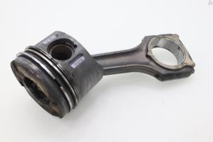 Gebruikte Drijfstang Mercedes ML I (163) 2.7 270 CDI 20V Prijs € 90,75 Inclusief btw aangeboden door Brus Motors BV