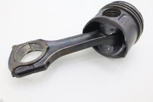 Gebruikte Drijfstang Mercedes ML I (163) 2.7 270 CDI 20V Prijs € 90,75 Inclusief btw aangeboden door Brus Motors BV