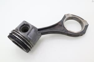 Gebruikte Drijfstang Mercedes E (VF211) 3.0 E-280 CDI 24V Prijs € 90,75 Inclusief btw aangeboden door Brus Motors BV