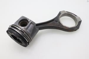 Gebruikte Drijfstang Mercedes E (VF211) 3.0 E-280 CDI 24V Prijs € 90,75 Inclusief btw aangeboden door Brus Motors BV