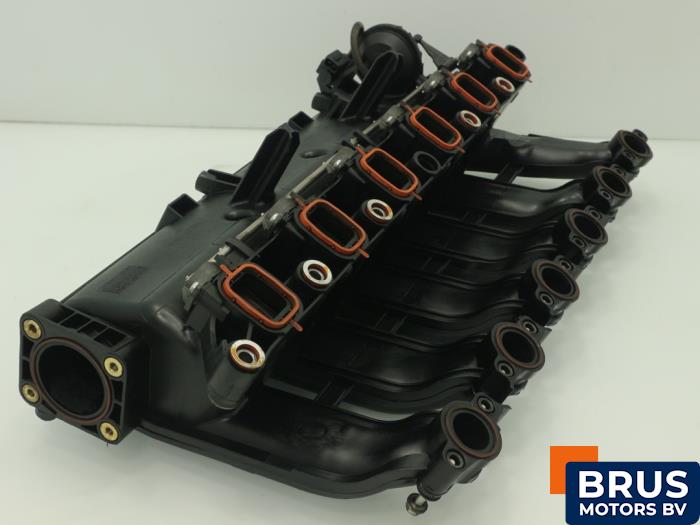 Gebruikte Spruitstuk Inlaat BMW 3 serie (E92) 330d 24V Prijs € 181,50 Inclusief btw aangeboden door Brus Motors BV