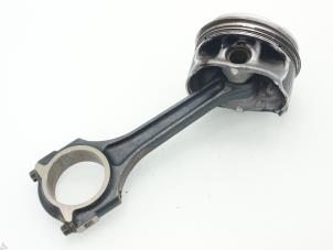 Gebruikte Drijfstang Mercedes A (W176) 1.6 A-200 16V Prijs € 90,75 Inclusief btw aangeboden door Brus Motors BV