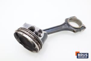 Gebruikte Drijfstang Mercedes A (W176) 1.6 A-200 16V Prijs € 90,75 Inclusief btw aangeboden door Brus Motors BV