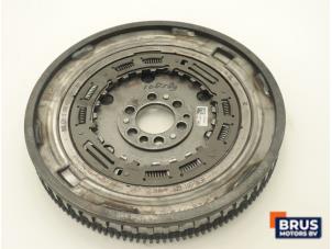 Gebruikte Dubbele massa vliegwiel Renault Captur (2R) 1.2 TCE 16V EDC Prijs € 242,00 Inclusief btw aangeboden door Brus Motors BV
