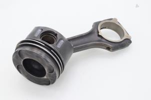 Gebruikte Drijfstang Mercedes E (W211) 3.2 E-320 CDI 24V Prijs € 90,75 Inclusief btw aangeboden door Brus Motors BV