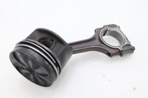 Gebruikte Drijfstang Mercedes E (W210) 2.2 E-220D 16V Prijs € 90,75 Inclusief btw aangeboden door Brus Motors BV