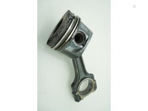 Gebruikte Drijfstang Mercedes Sprinter 4/5t (904/905) 412 D 4x4 Prijs € 90,75 Inclusief btw aangeboden door Brus Motors BV