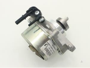 Gebruikte Vacuumpomp (Diesel) Opel Combo 1.3 CDTI 16V Prijs € 60,50 Inclusief btw aangeboden door Brus Motors BV