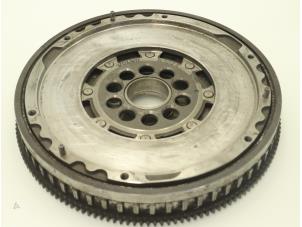 Gebruikte Dubbele massa vliegwiel Volvo V70 (SW) 2.4 D5 20V AWD Prijs € 242,00 Inclusief btw aangeboden door Brus Motors BV