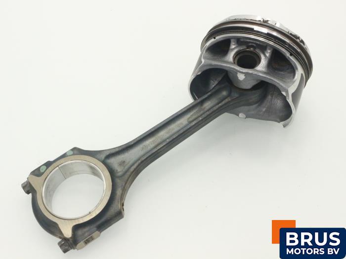 Gebruikte Drijfstang Mercedes A (W176) 1.6 A-180 16V Prijs € 90,75 Inclusief btw aangeboden door Brus Motors BV