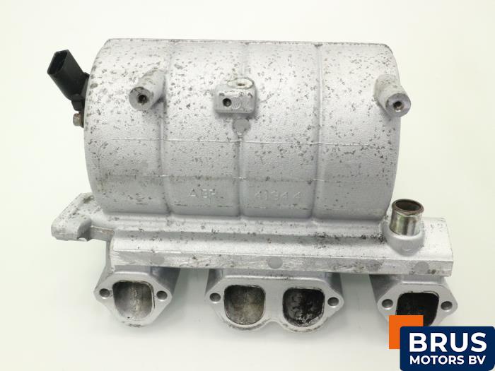 Gebruikte Spruitstuk Inlaat Volkswagen Caddy Combi III (2KB,2KJ) 2.0 SDI Prijs € 90,75 Inclusief btw aangeboden door Brus Motors BV