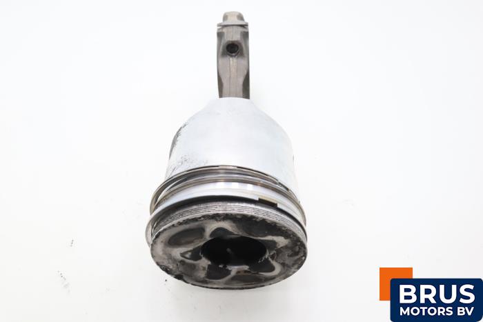 Drijfstang van een Iveco Daily I 40.10 1995