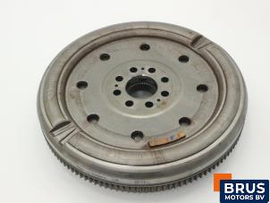 Gebruikte Vliegwiel dubbele massa Volkswagen Golf VII (AUA) 2.0 R 4Motion 16V Prijs € 302,50 Inclusief btw aangeboden door Brus Motors BV