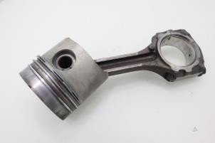 Gebruikte Drijfstang Toyota Land Cruiser (J7) 4.0 D Prijs € 121,00 Inclusief btw aangeboden door Brus Motors BV