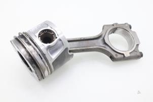 Gebruikte Drijfstang Alfa Romeo Giulietta (940) 1.6 JTDm 16V Prijs € 90,75 Inclusief btw aangeboden door Brus Motors BV