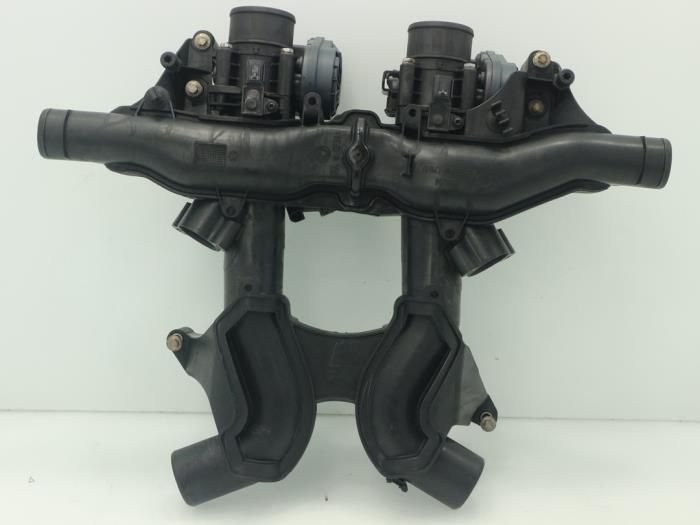 Inlaatspruitstuk van een Land Rover Range Rover III (LM) 3.6 TDV8 32V 2008