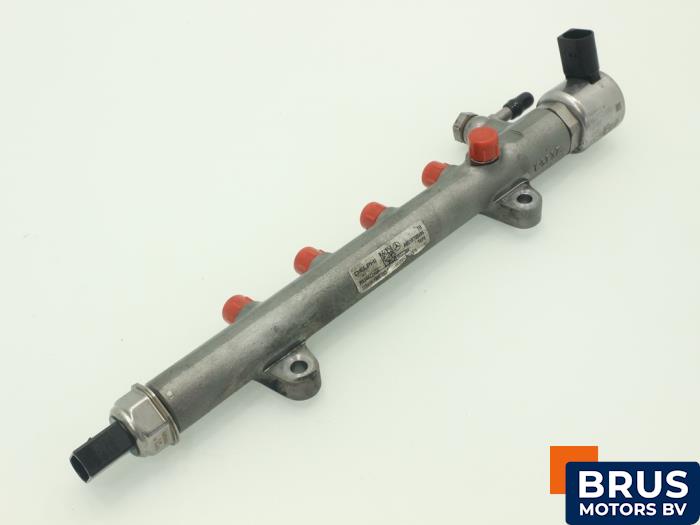 Injector brug van een Mercedes-Benz E Estate (S212) E-200 CDI 16V BlueEfficiency,BlueTEC 2012