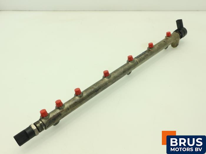 Gebruikte Common rail (Injectie) Mercedes E (W210) 3.2 E-320 CDI 24V Prijs € 121,00 Inclusief btw aangeboden door Brus Motors BV