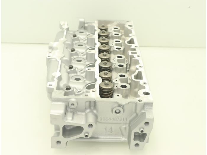 Cilinderkop van een Citroën DS3 (SA) 1.6 HDiF 16V 2015