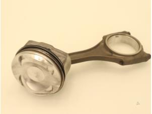 Gebruikte Drijfstang Audi A5 (8T3) 3.2 FSI V6 24V Prijs € 90,75 Inclusief btw aangeboden door Brus Motors BV