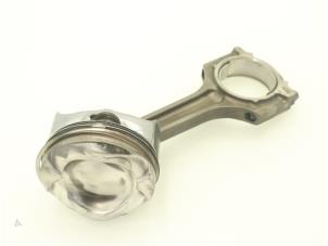 Gebruikte Drijfstang Ford Kuga II (DM2) 1.5 EcoBoost 16V 120 Prijs € 90,75 Inclusief btw aangeboden door Brus Motors BV