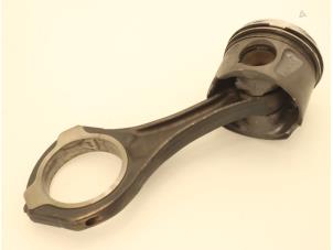 Gebruikte Drijfstang Mercedes Sprinter 5t (906.63/65) 519 CDI,BlueTEC V6 24V Prijs € 90,75 Inclusief btw aangeboden door Brus Motors BV