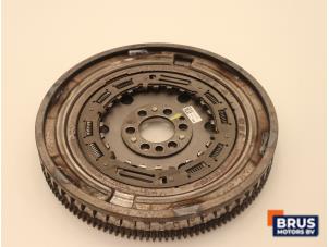 Gebruikte Dubbele massa vliegwiel Renault Clio IV (5R) 1.2 TCE 16V GT EDC Prijs € 272,25 Inclusief btw aangeboden door Brus Motors BV
