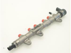 Gebruikte Injector brug Mini Clubman (F54) 2.0 Cooper D 16V Prijs € 121,00 Inclusief btw aangeboden door Brus Motors BV