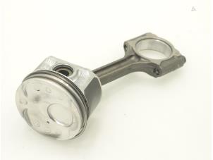 Gebruikte Drijfstang Renault Clio IV (5R) 1.6 Turbo 16V RS 200 EDC Prijs € 151,25 Inclusief btw aangeboden door Brus Motors BV