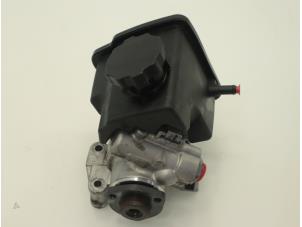 Gebruikte Pomp Servo Mercedes Sprinter 3,5t (906.63) 309 CDI 16V Prijs € 181,50 Inclusief btw aangeboden door Brus Motors BV