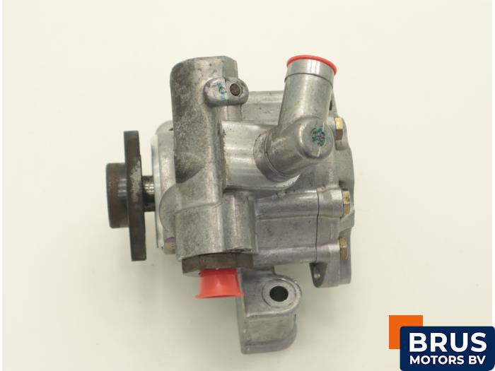Gebruikte Servopomp Mercedes C (W203) 2.2 C-220 CDI 16V Prijs € 121,00 Inclusief btw aangeboden door Brus Motors BV