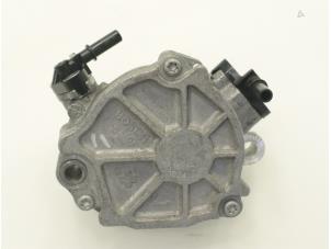 Gebruikte Vacuumpomp (Diesel) Citroen C4 Cactus (0B/0P) 1.6 Blue Hdi 100 Van Prijs € 90,75 Inclusief btw aangeboden door Brus Motors BV