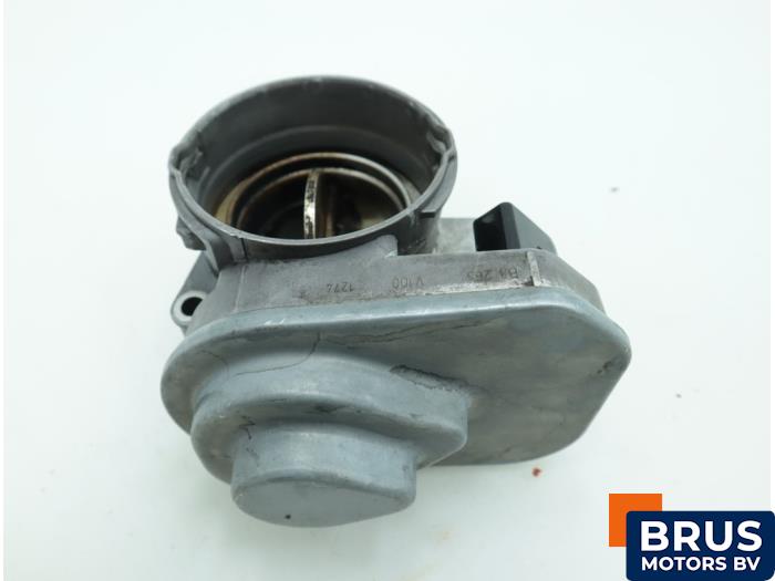 Gasklephuis van een Volkswagen Golf V Variant (1K5) 1.9 TDI 2010