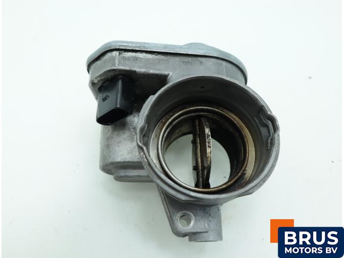 Gasklephuis van een Volkswagen Golf V Variant (1K5) 1.9 TDI 2010