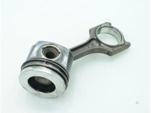 Gebruikte Drijfstang Volvo V90 II (PW) 2.0 D5 16V AWD Prijs € 90,75 Inclusief btw aangeboden door Brus Motors BV