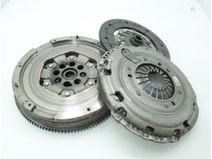 Gebruikte Dubbele massa vliegwiel Fiat Talento 2.0 EcoJet BiTurbo 120 Prijs € 363,00 Inclusief btw aangeboden door Brus Motors BV