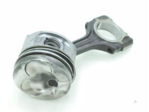 Gebruikte Drijfstang Mercedes Sprinter 2t (901/902) 208D Prijs € 90,75 Inclusief btw aangeboden door Brus Motors BV