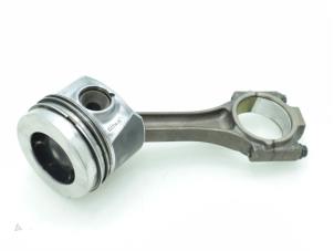 Gebruikte Drijfstang Seat Leon (5FB) 1.6 TDI 16V Prijs € 90,75 Inclusief btw aangeboden door Brus Motors BV